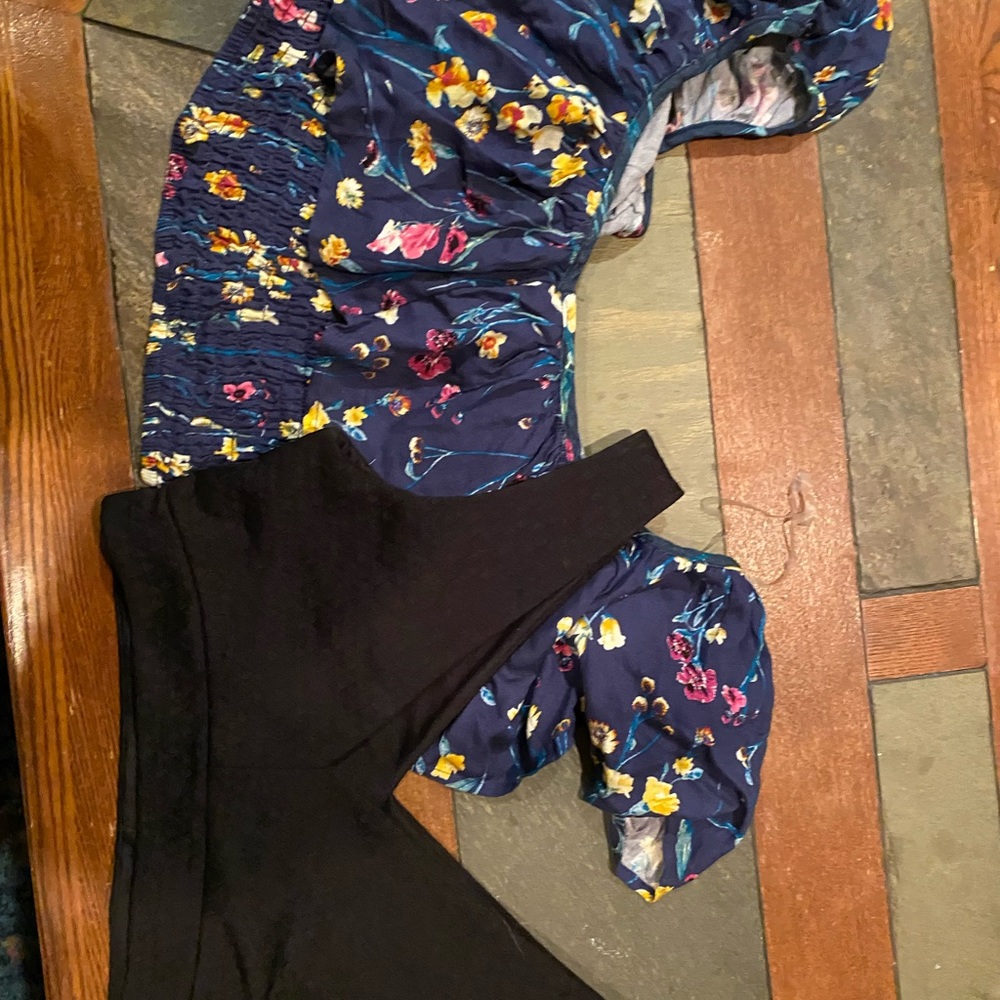 Two crop tops size M